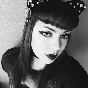 Meet your Posher, Carissa